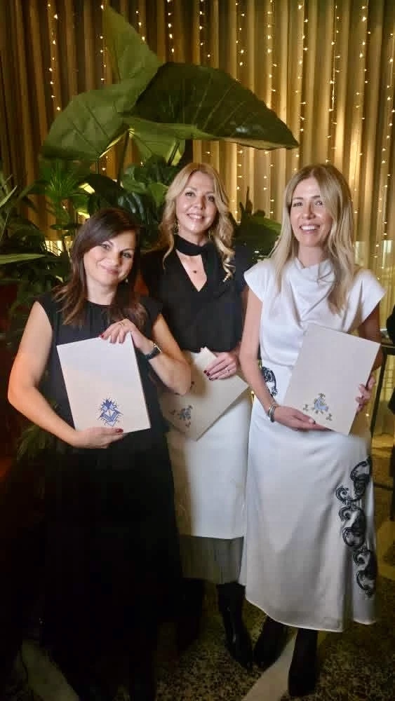 Ελένη Στασινοπούλου, Λαμπρινή Σταύρου, Στέλλα Σταύρου.