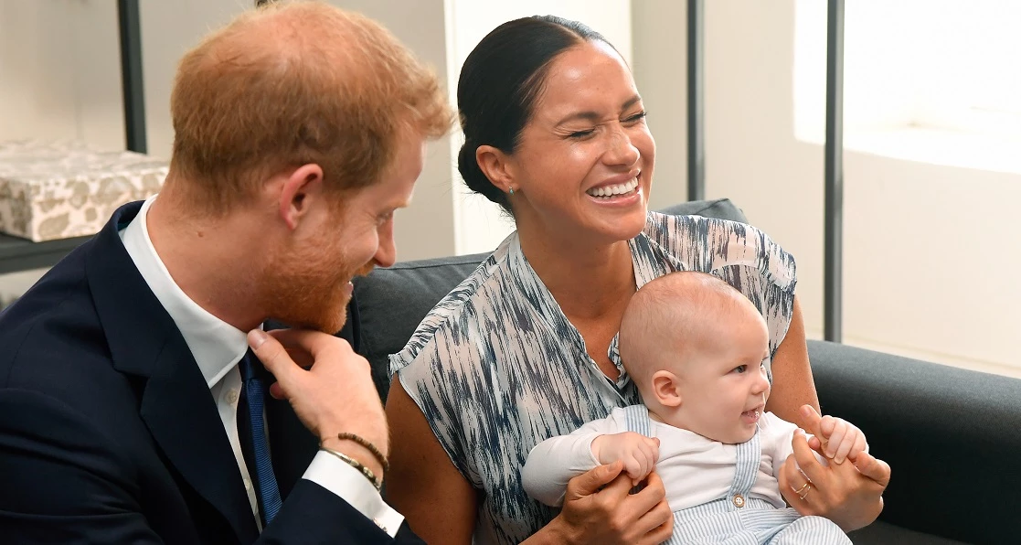 Η νέα βασιλική βιογραφία αποκαλύπτει ποια είναι η σχέση μεταξύ της Meghan Markle και του πρίγκιπα Καρόλου