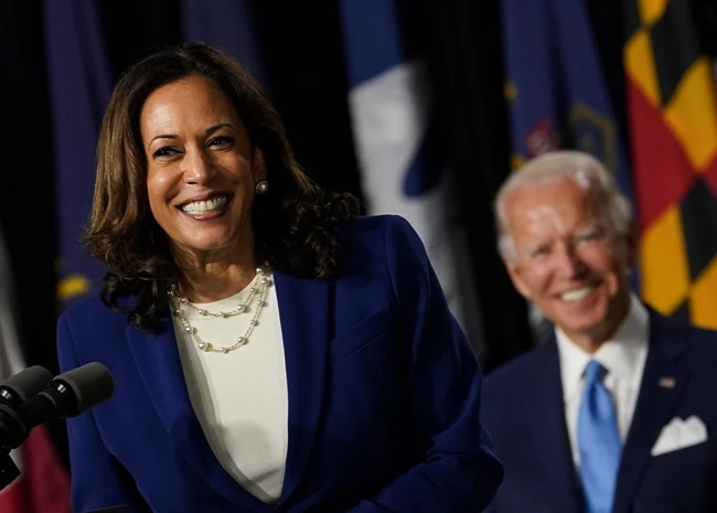 Kamala Harris | "Μπορεί να είμαι η πρώτη γυναίκα σε αυτό το γραφείο, αλλά δεν θα είμαι η τελευταία"