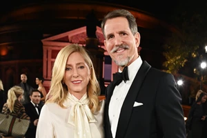 To γαλάζιο χαλί των Fashion Awards 2025 | H fashion τάση που ξεχώρισε