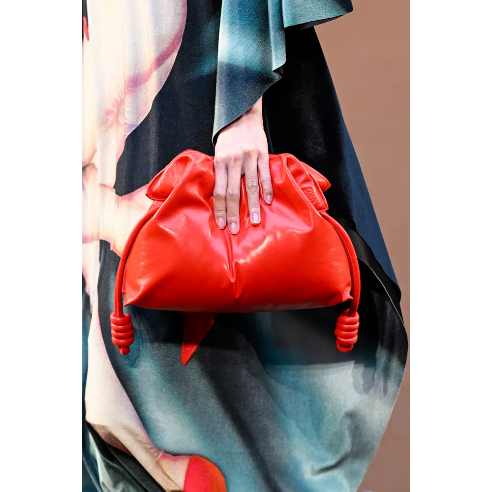 Slouchy clutch