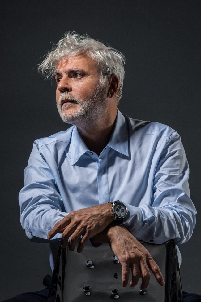 Νίκος Καραθάνος