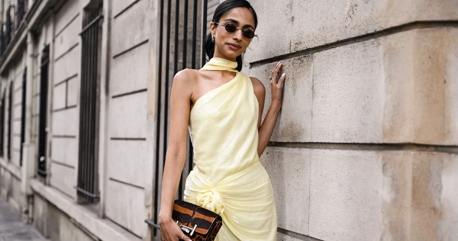 Έξι τρόποι για να φορέσετε την τάση του pale yellow