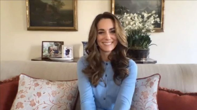 Η Kate Middleton υιοθέτησε μία από τις μεγαλύτερες τάσεις της σεζόν στην πιο πρόσφατη virtual εμφάνισή της