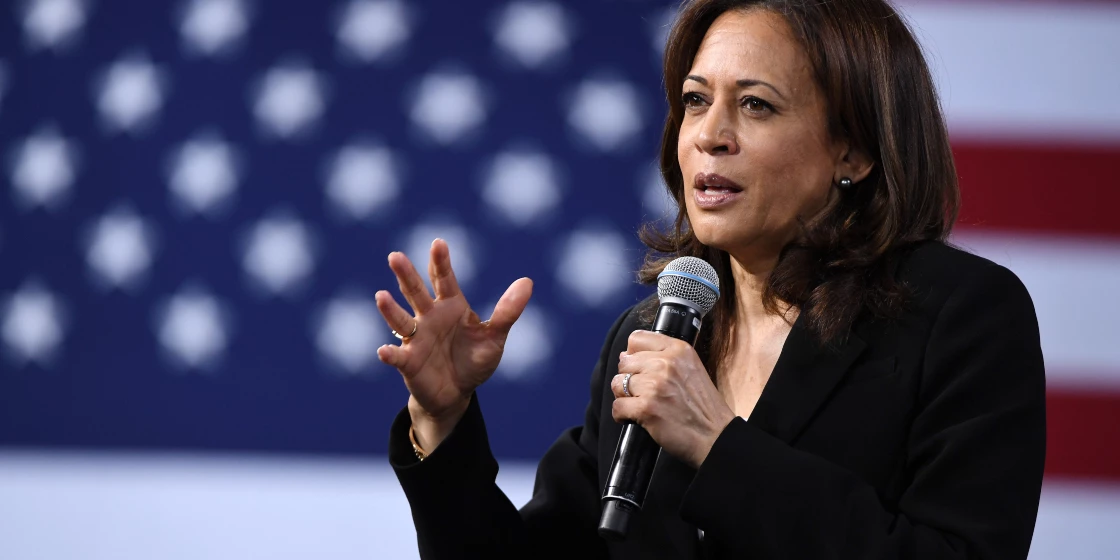 Η Kamala Harris έγραψε ιστορία αποδεχόμενη το χρίσμα του Δημοκρατικού Κόμματος