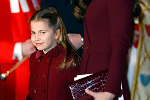 Kate Middleton | Με κοστούμι στη διαχρονική απόχρωση που λατρεύουν οι γυναίκες με έμφυτη κομψότητα