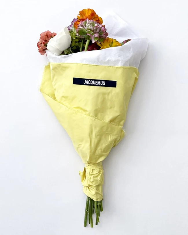 Ο Jacquemus άνοιξε ένα pop up ανθοπωλείο στο Παρίσι