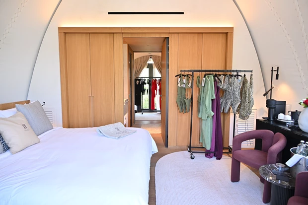 Η HAÁLS παρουσίασε τη συλλογή της "L’Éternel Été"