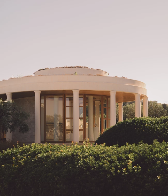 HANSHA | Η σπουδαία διεθνής εικαστική έκθεση παρουσιάζεται στο πιο ατμοσφαιρικό σημείο της Ελλάδας