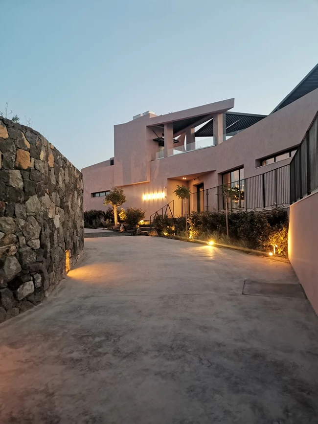 Domes Novos Santorini dikes mou