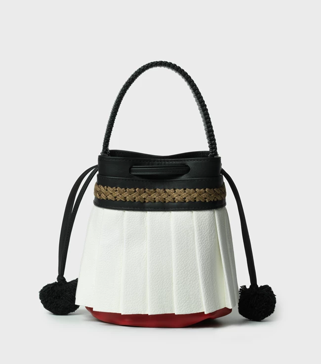 Πουγκί 1821 | Ένα σπάνιο κομμάτι από την Callista