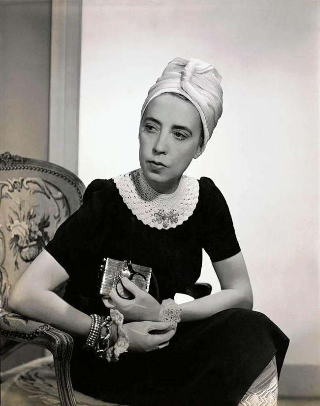 Elsa Schiaparelli | Μια έκθεση για τη γυναίκα πίσω από τον οίκο για τον οποίο μιλούν όλοι σήμερα