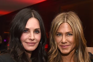 Η Jennifer Aniston διοργάνωσε ένα mini reunion με τα Φιλαράκια της την βραδιά των Emmy