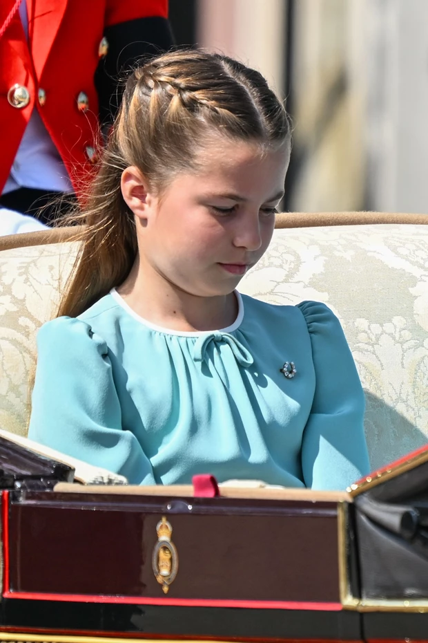 Trooping the Colour | Ο φόρος τιμής της Charlotte στη βασίλισσα Ελισάβετ