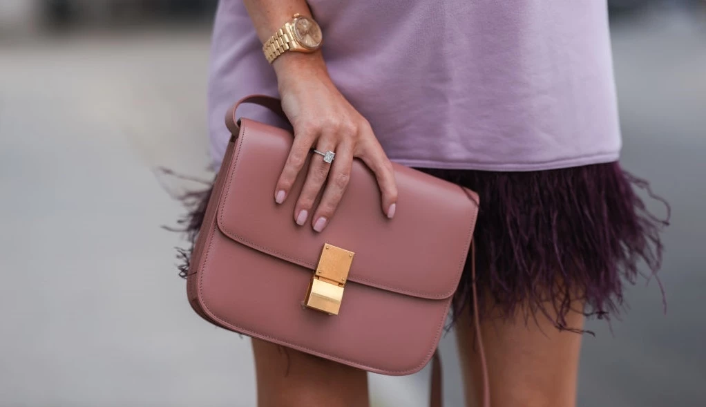 Η Jennifer Lopez με το χρώμα νυχιών που δείχνει πάντα πολυτελές