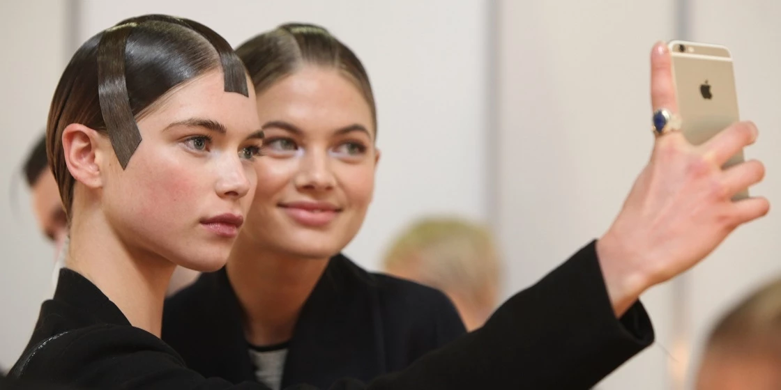 Το ιδιοφυές τρικ της Margot Robbie για αψεγάδιαστη επιδερμίδα