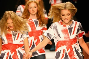 Είναι το 2024 η ώρα για να να πατήσει η βιομηχανία της μόδας restart;