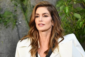 H πρώην σύζυγός του Julian McMahon, σπάει τη σιωπή της μετά τον θάνατό του - H έκκληση στους θαυμαστές του