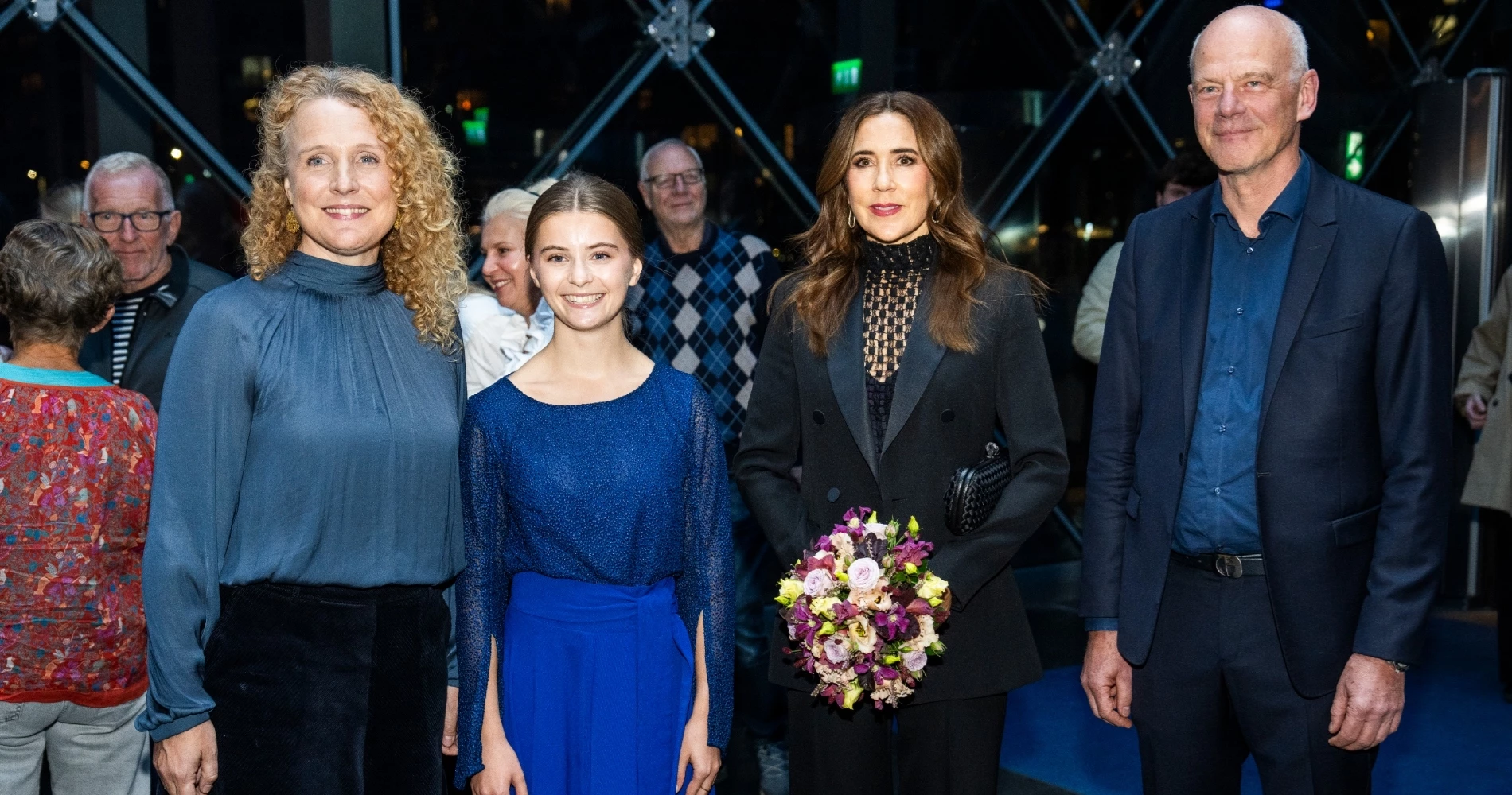 Βασίλισσα Mary της Δανίας | Σε επίσημο δείπνο με κόκκινο φόρεμα που είχε φορέσει και στο παρελθόν και την πιο προσωπική της τιάρα