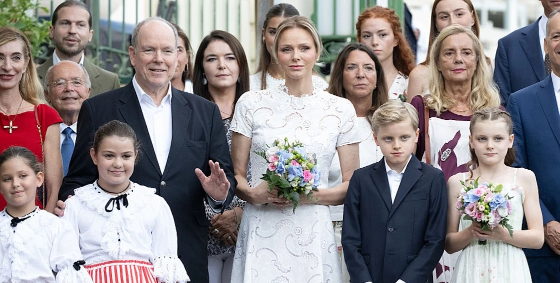 Πριγκίπισσα Charlene | Με Armani look στα κεντρικά γραφεία του Στέλιου Χατζηιωάννου στο Μονακό