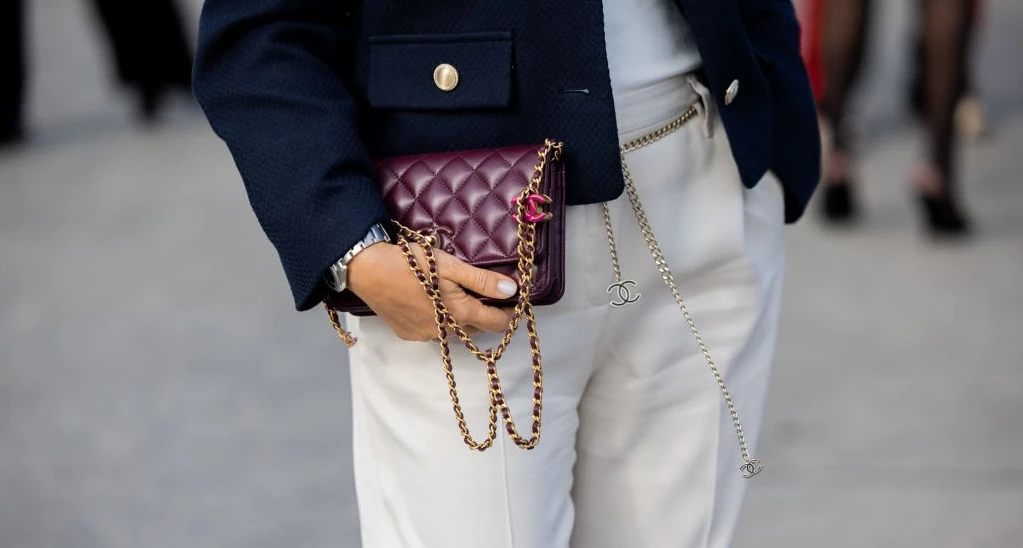 Nail Trends | Το χρώμα που θα αντικαταστήσει το μαύρο το χειμώνα