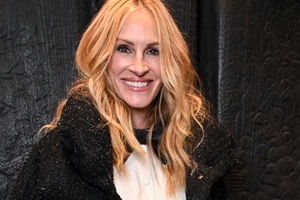 Η Demi Moore με edgy αλλαγή στα μαλλιά της | Το νέο της Γαλλικό micro-bob
