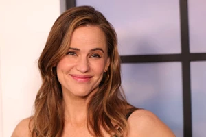 Ερωτευμένη με διάσημο ζωγράφο η Katie Holmes; Ποιος είναι ο νέος της σύντροφος, Jason Bard Yarmosky