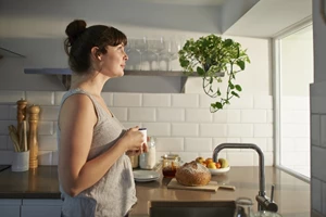 Μικρό σπίτι; Το οικονομικό αξεσουάρ του IKEA που στεγνώνει τα ρούχα χωρίς να πιάνει χώρο