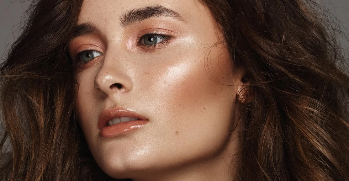 Golden Hour | Το ιδανικό μακιγιάζ για μετά την παραλία