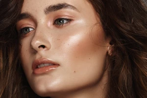 Golden Hour | Το ιδανικό μακιγιάζ για μετά την παραλία