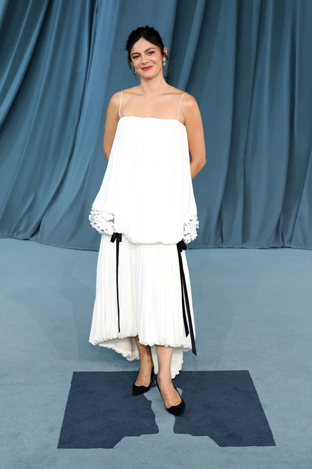 H Monica Barbaro με Christian Dior