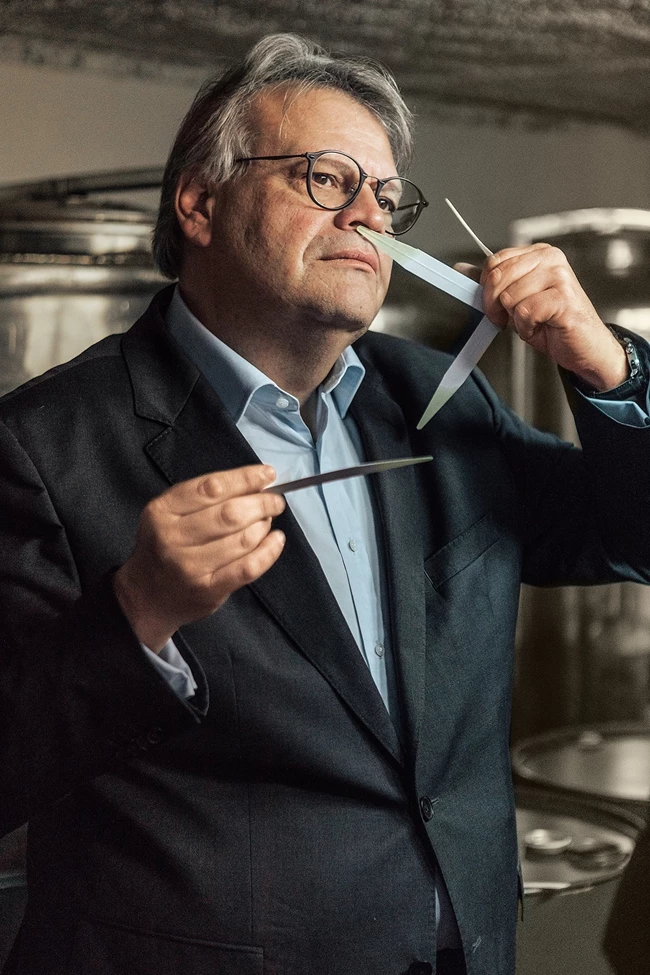 Louis Vuitton a perfume atlas