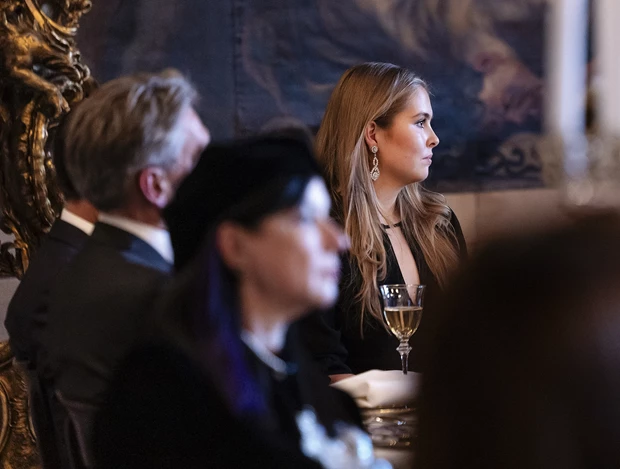 Πριγκίπισσα Catharina Amalia | Εντυπωσίασε με την απροειδοποίητη εμφάνισή της στο δείπνο της συνόδου κορυφής του ΝΑΤΟ