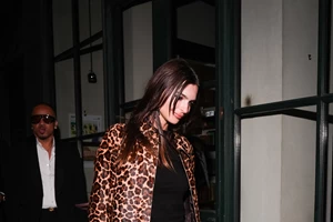 7 κομψά outfits για το φθινόπωρο που δείχνουν ακριβά και θα σας βγάλουν από στιλιστικά διλήμματα