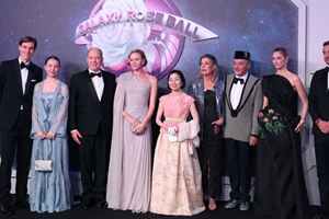 Αλεξάνδρα του Ανόβερου | Σπάνια βραδινή εμφάνιση με τον σύντροφό της σε gala στο Μονακό