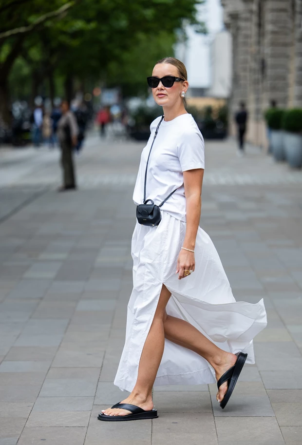 λευκή φούστα