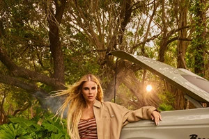 Cara Delevingne | Γιατί το εξώφυλλό της σε αντρικό περιοδικό είναι μια προσωπική επανάσταση;