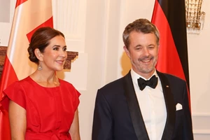 Βασίλισσα Mary της Δανίας | Το κρυφό μήνυμα για τον γάμο της πίσω από το κόσμημα που φόρεσε σε επίσημο πορτραίτο