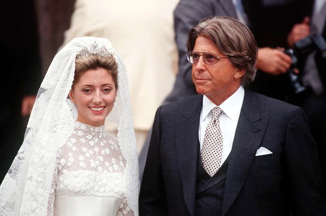 Από την Marie Chantal έως την Nina Flohr | Τα ιδιαίτερα νυφικά που επέλεξαν στο γάμο τους