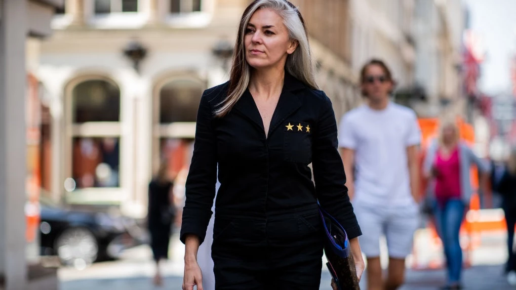 Fabulous 60 | Πώς θα είστε κομψή μ' ένα εμπριμέ φόρεμα όπως η Andie MacDowell