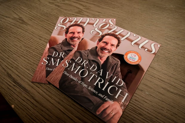 Commemorative copies of Gurus Magazine featuring Dr. David Smotrich