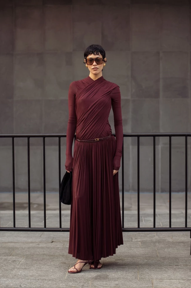 burgundy trend street style