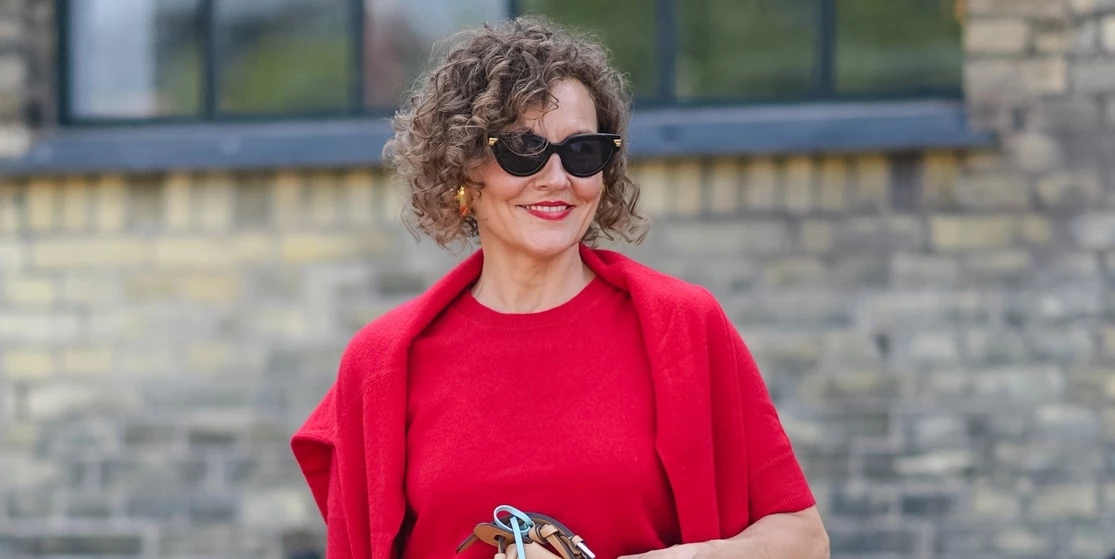 Το ανεπιτήδευτα κομψό κούρεμα που κολακεύει κάθε γυναίκα άνω των 50