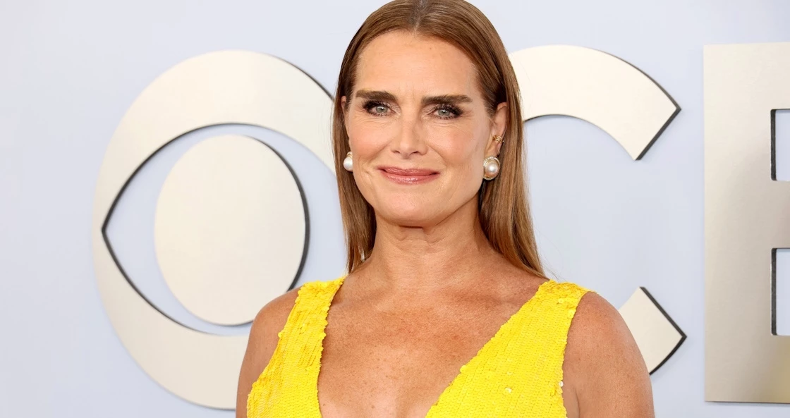 Η Brooke Shields έγινε 60 ετών και το γιόρτασε σε εξωτικό προορισμό φορώντας το μαγιό της