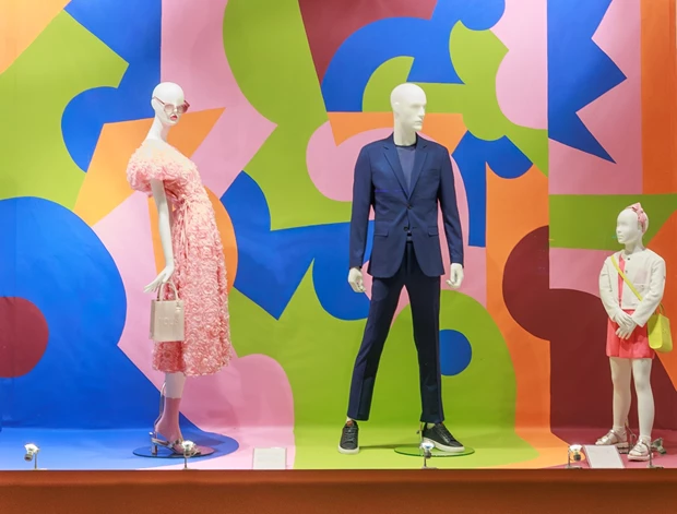 Τέχνη και μόδα συναντιούνται στις ανοιξιάτικες βιτρίνες του notos