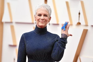 Η Dolly Parton στα 76 της αποκαλύπτει τα μυστικά της για τέλεια επιδερμίδα και απόλυτη ευεξία μέσα στην ημέρα