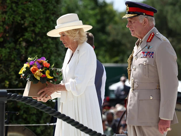 Η βασίλισσα Καμίλα με κοσμήματα αξίας άνω των 48.000 δολαρίων και συναισθηματική αξία στην τελευταία δημόσια εμφάνισή της
