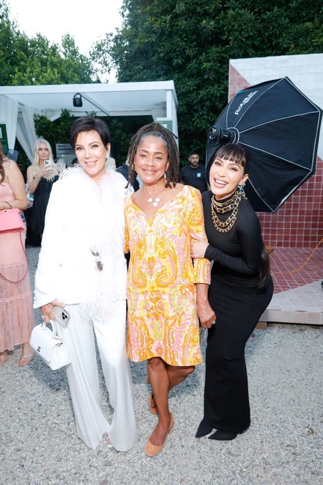 Doria Ragland | Η αναπάντεχη συνάντηση της μητέρας της Meghan Markle με την Kim Kardashian