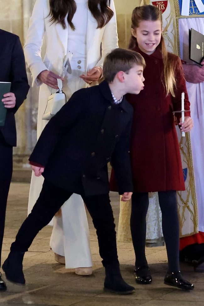 Ο ζωηρός πρίγκιπας Louis έκανε και πάλι την εμφάνισή του