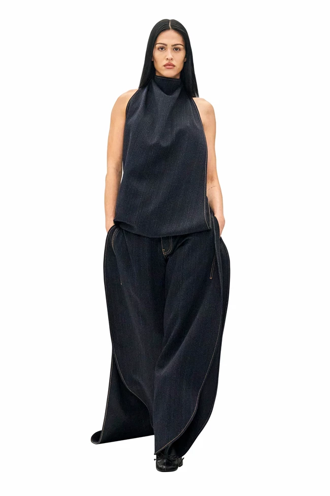 Τα oversized παντελόνια είναι must αυτή τη σεζόν